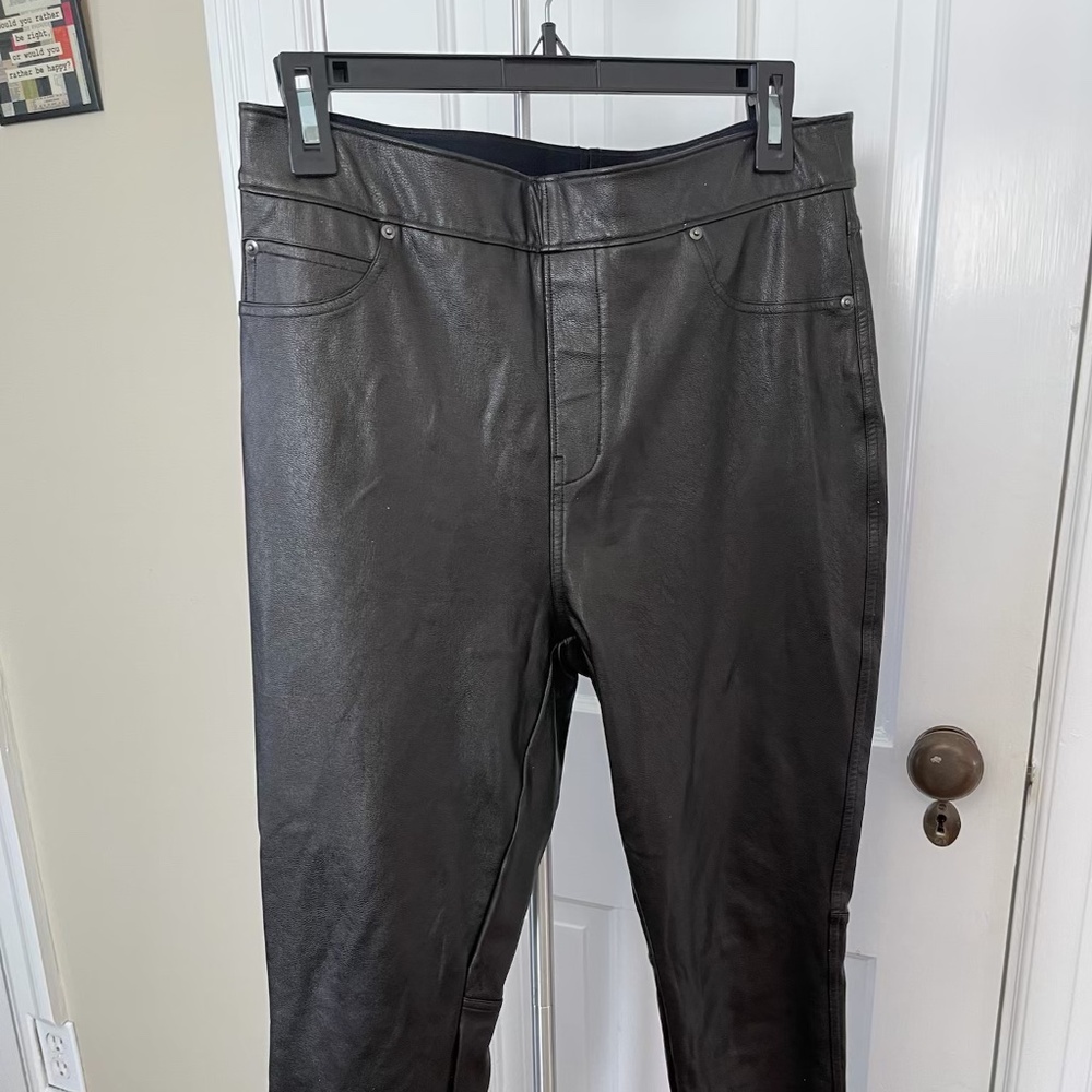 M5 - SPANX LG petite Leather Pants